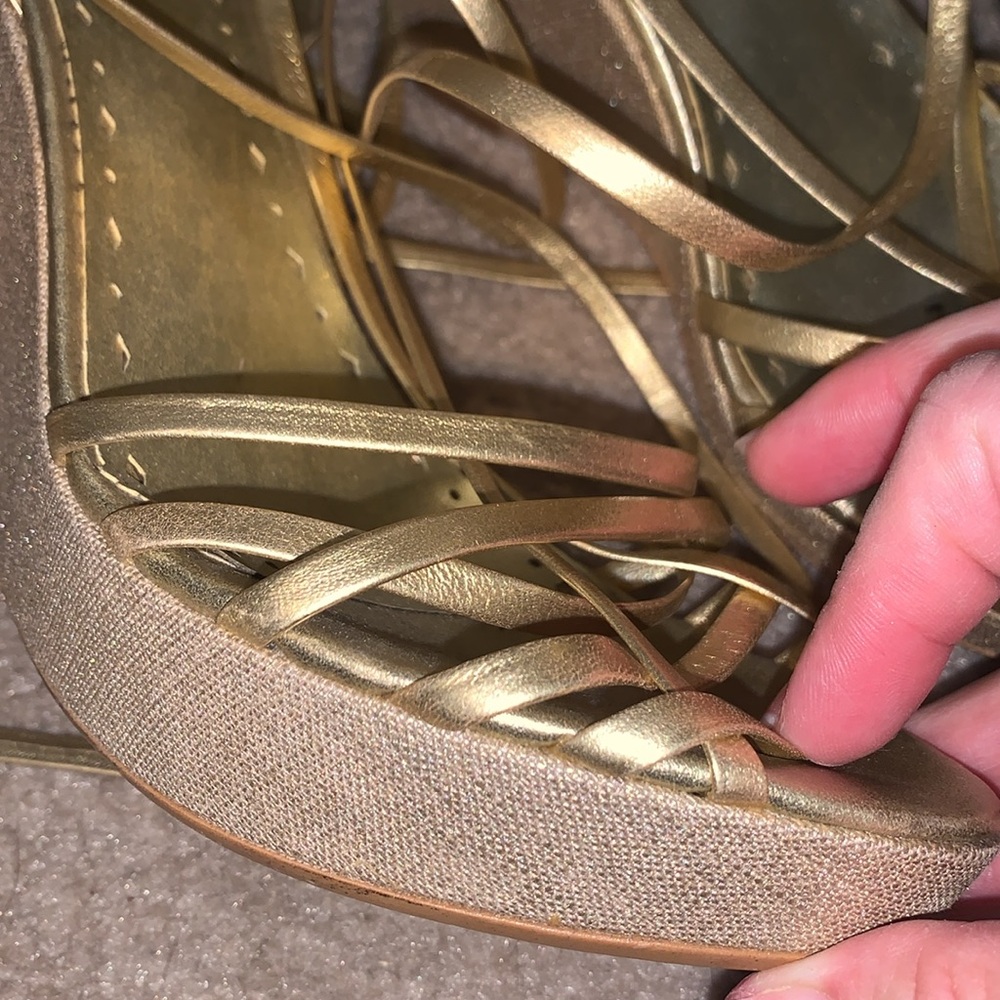 Lot of 3 fabulous wedge heels - 2 gold - 1 black - Picture 13 of 15